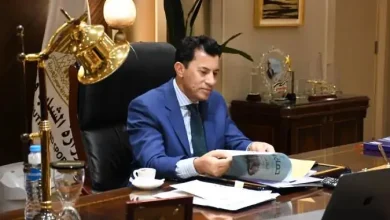 وزير الشباب والرياضة