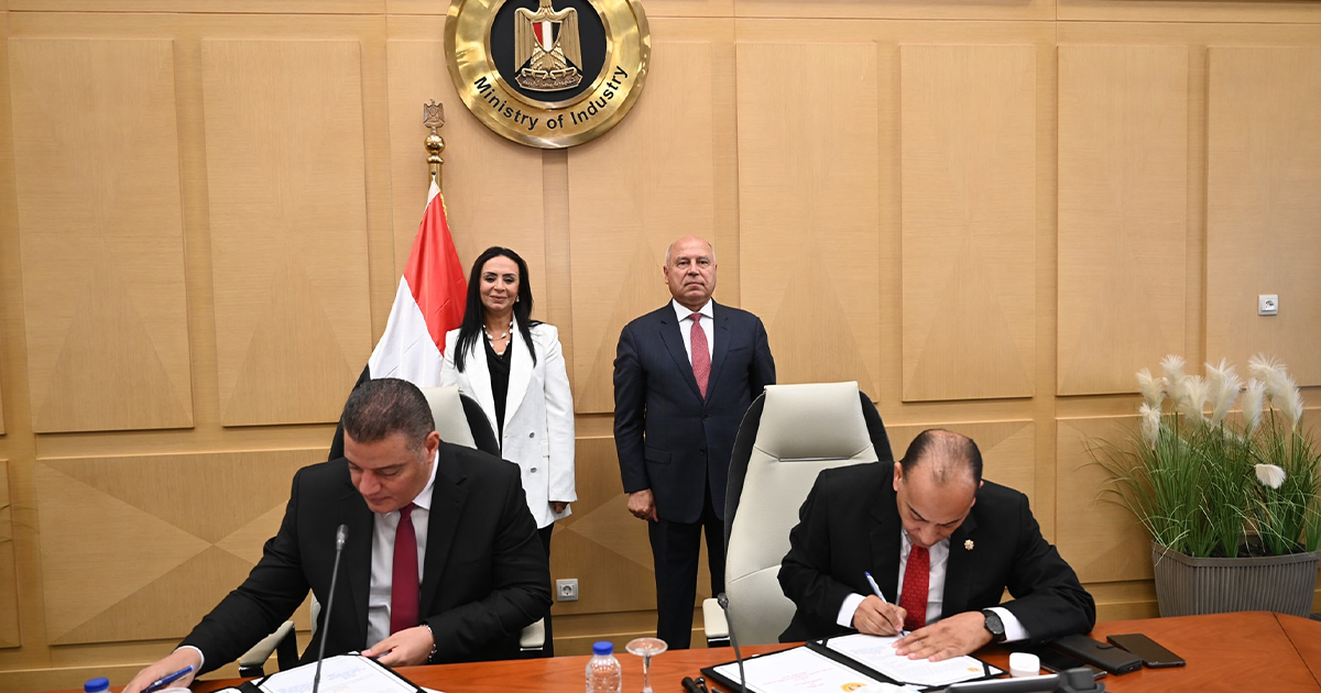 كبار السن على رأس الأولويات