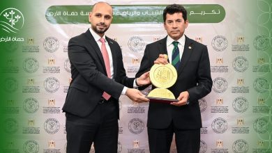 وزير الشباب والرياضة