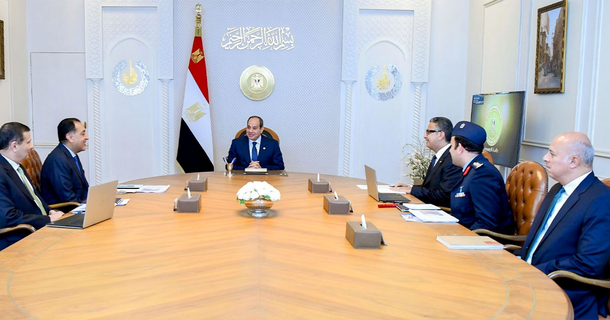 اجتماع الرئيس السيسي بعدد من القيادات