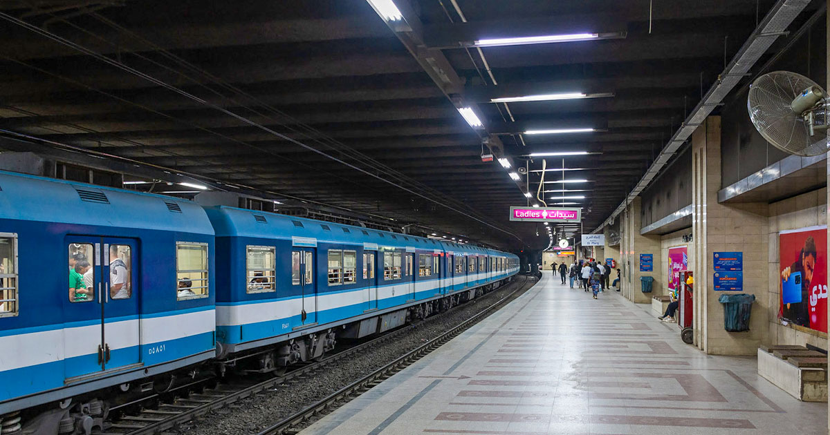 دخل الخط الأول الخدمةَ رسميًّا عام 1987